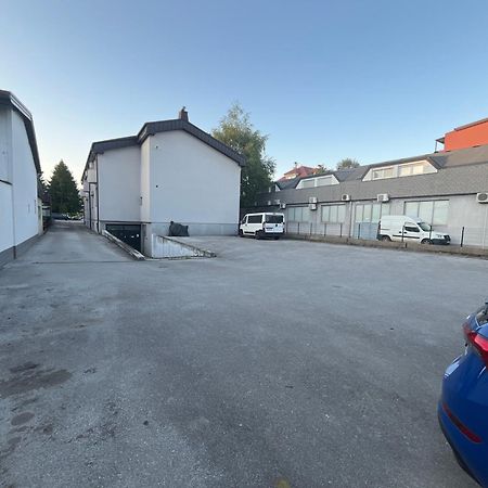 Apartmani Vacanza Загреб Екстериор снимка